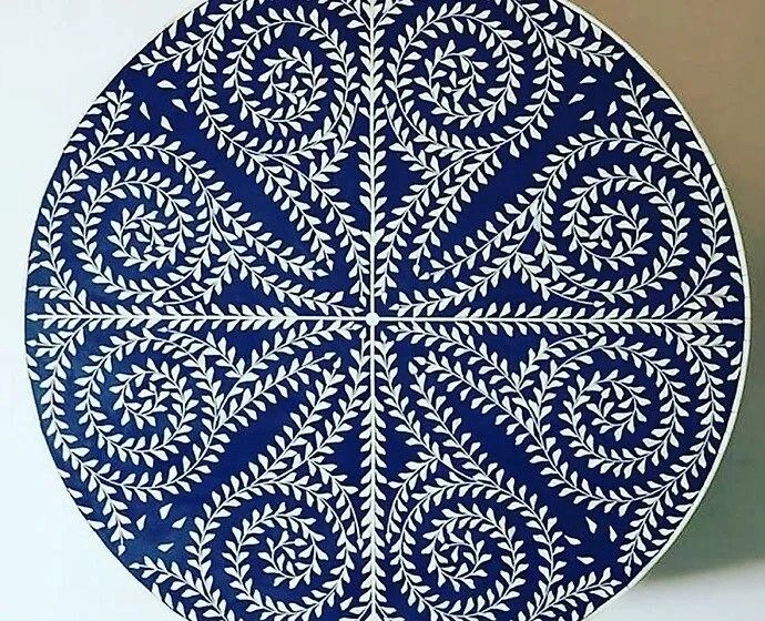 Heritage inlay floral pattern with brass metal base on wooden round coffee table in Navy blue