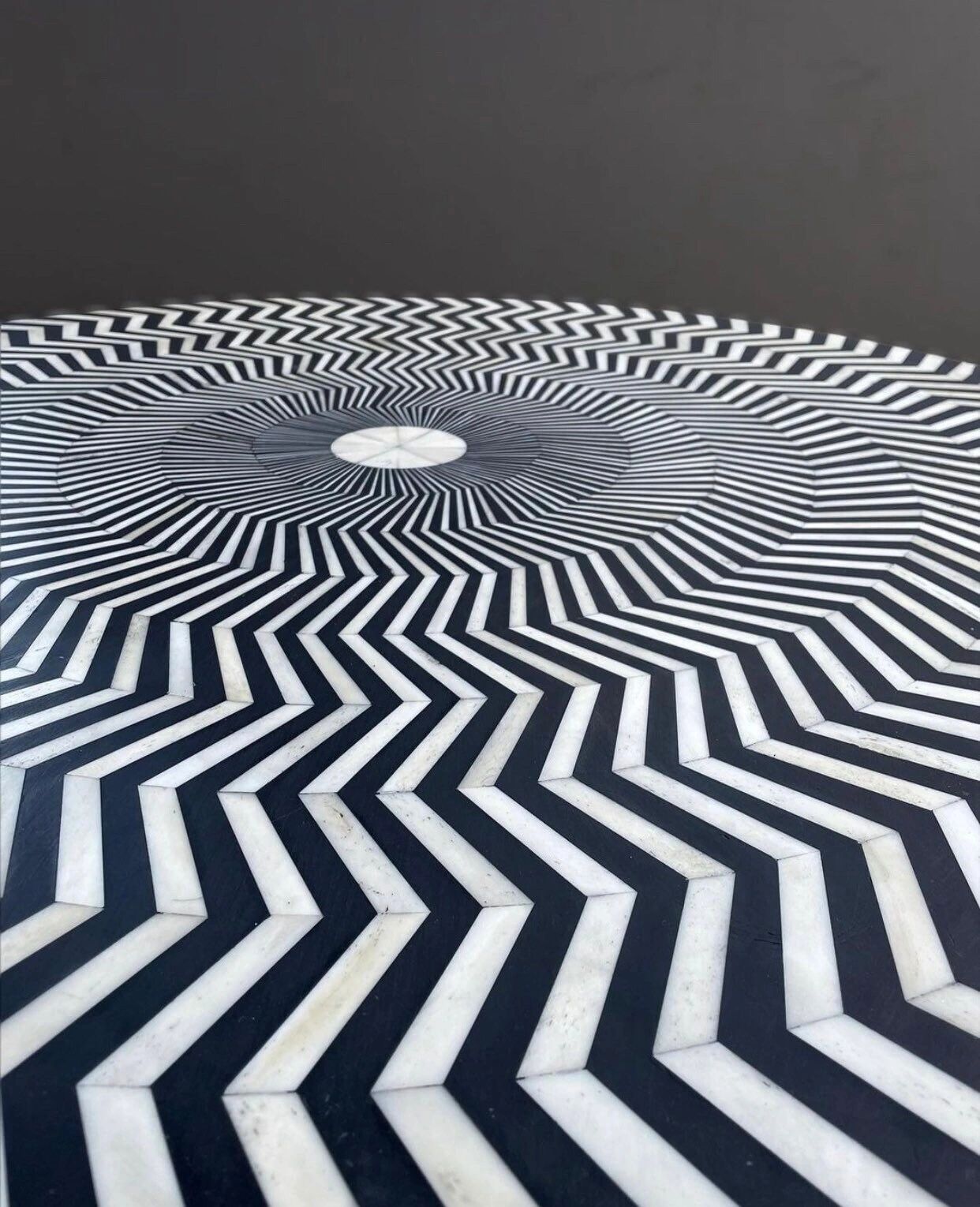 Heritage inlay Zigzag pattern on wooden round coffee table